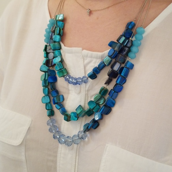 New Directions Jewelry - Statement blue chip stone and bead necklace NWT